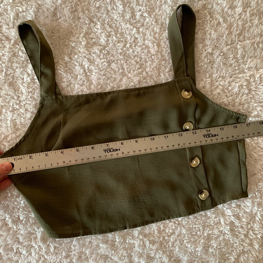 2 piece set - Olive green buttoned crop top skort - Picture 10 of 10